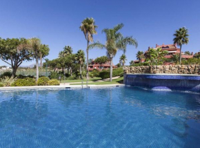 Beach apartment in Elviria Marbella, great location with the beach on your door step, Marbella